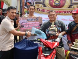 Wakapolresta Jambi Serahkan Hadiah Lomba Kicau Burung Kapolda CUP.